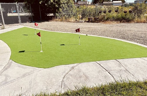 Ucon Apartment | Unique100 year old Historical Building Apt#2