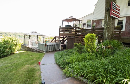 Town of Lloyd Apartment | Unit 1 Hudson RiverView Sleeps 4 4213344- Queen Bedroom 1 pullout