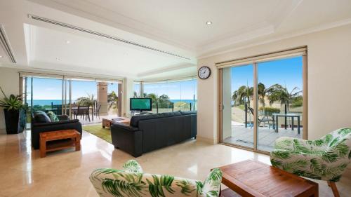 Terrigal House | Unit 13 - 3 Bedroom Ocean View
