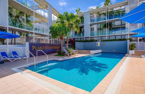 Rainbow Beach Apartment | Unit 202 Plantation Resort - Rainbow Beach. Plantation Resort. Top Floor. Aircon. Pool. Spa. Wifi