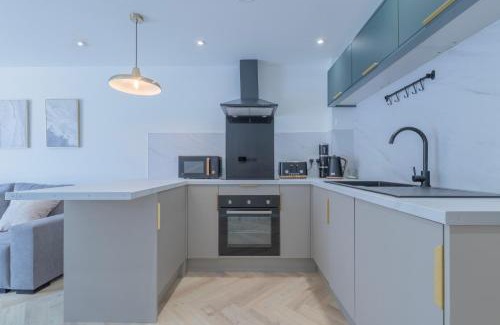 Sheffield Apartment | Unit 3 Spacious & Comfy 1-BR Flat, Fast Wi-Fi, Free parking, Prime Location