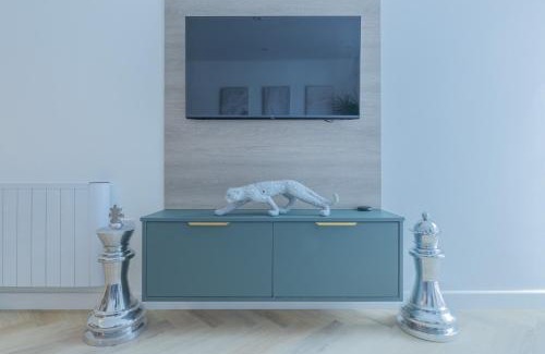 Sheffield Apartment | Unit 3 Spacious & Comfy 1-BR Flat, Fast Wi-Fi, Free parking, Prime Location