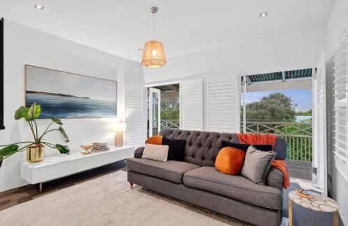 Queenscliff Apartment | Unit 3 Spring Hill Holiday Unit - Pet friendly