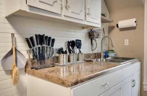 Clarksville House | Unit #4 117 Marion St