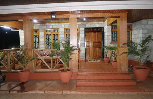 Nairobi House | United nations Bluezone stunning spacious cottage