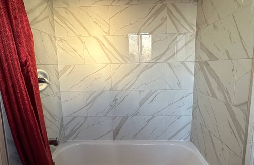 Harbor Hotel | Unity Hotel - No Parking & Rooms Are Upstairs