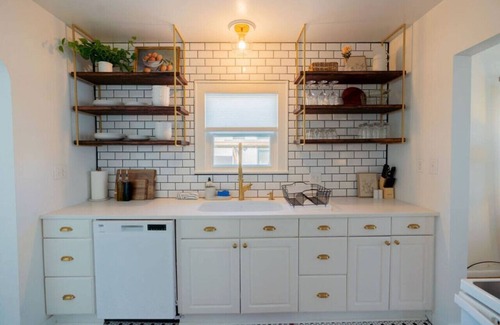 University Heights House | University Home|Close to Nob Hill