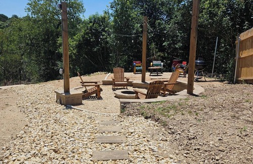 Lake Whitney Cabin | Unlock your next adventure at this cozy cabin on Lake Whitney.