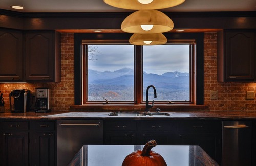 Whitefield House | Unmatched Panoramic Views of the White Mountains