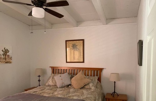 Twentynine Palms House | Unobstructed MOUNTAIN VIEWS, 3 minutes to Joshua Tree NP.