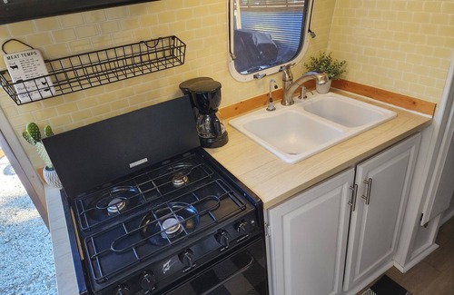 Castaic House | Unplug and Relax under the stars in a unique Private Airstream on 4 acres-ranch