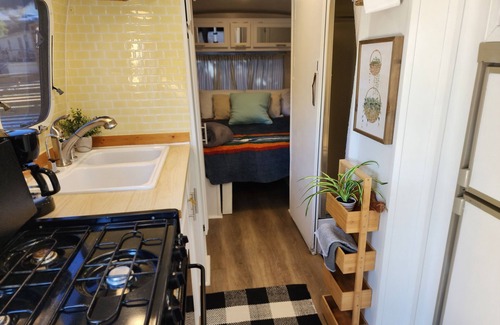 Castaic House | Unplug and Relax under the stars in a unique Private Airstream on 4 acres-ranch