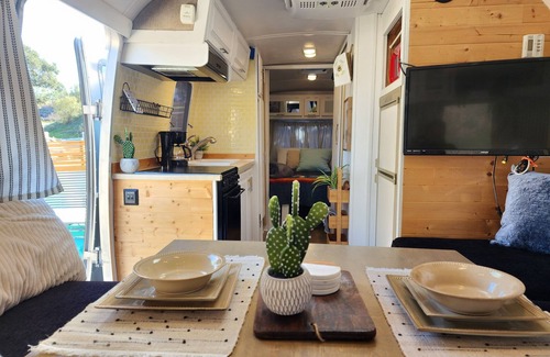 Castaic House | Unplug and Relax under the stars in a unique Private Airstream on 4 acres-ranch