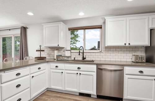 Dundee House | Unrivaled Location, Hot Tub, Huge Patio w/Gazebo and Couches, Pool Table, Ping Pong, Walk to Dundee