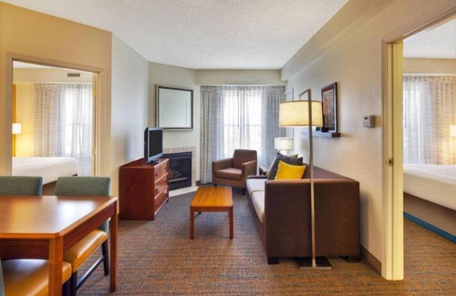 Denver West House | Unwind at our modern extended stay hotel in Golden, CO