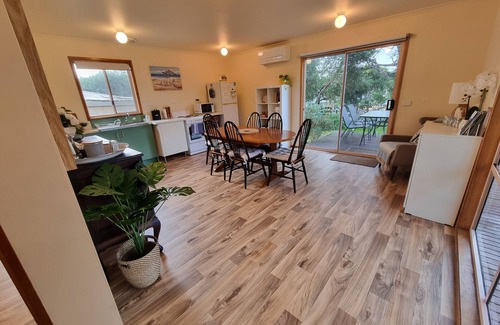 Cape Paterson House | UNWIND AT THE 3BR CAPE BEACH HOUSE | FREE Wi-Fi | Families, Solo, Couples, Pets