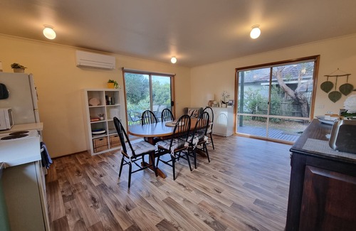 Cape Paterson House | UNWIND AT THE 3BR CAPE BEACH HOUSE | FREE Wi-Fi | Families, Solo, Couples, Pets