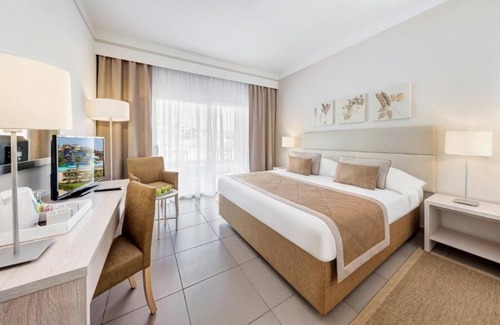 Makadi Bay Hotel | Unwind by the Sea – Luxury Resort Stay with Spa, Water Park & Golf Access