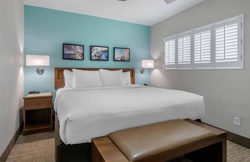 Jekyll Island Hotel | Unwind in a Spacious Suite Near the Ocean's Edge | Free Parking & Breakfast!