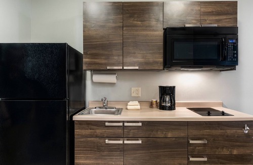 Moab Hotel | Unwind in a Spacious Room with Kitchen, Pet-Friendly, Free Parking