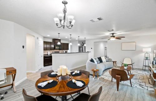 San Antonio House | Unwind in Style and Comfort home