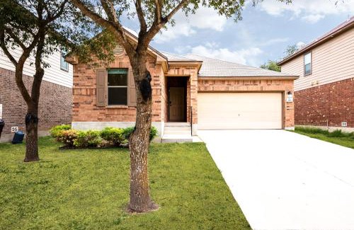 San Antonio House | Unwind in Style and Comfort home