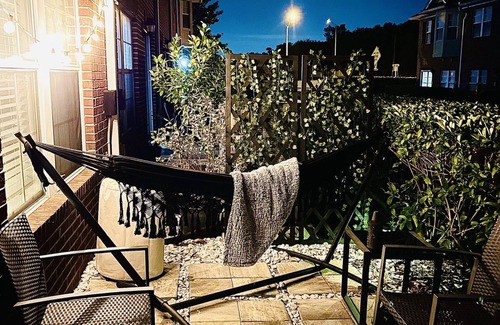 Arlington House | Unwind in Tranquility Lake POOL Jet Steam shower High speed Internet