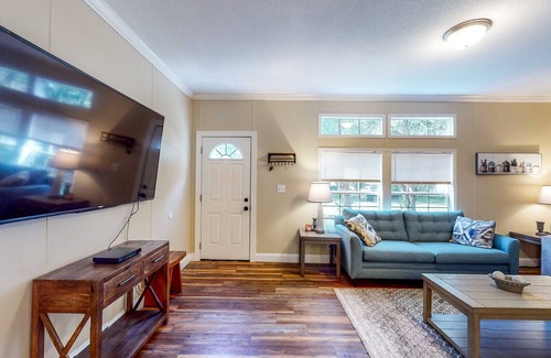 Williston House | Unwind in Williston: Ride and Dive Getaway