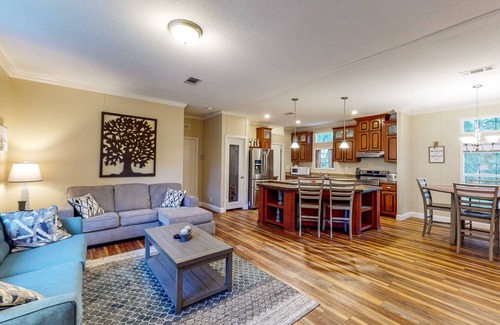 Williston House | Unwind in Williston: Ride and Dive Getaway