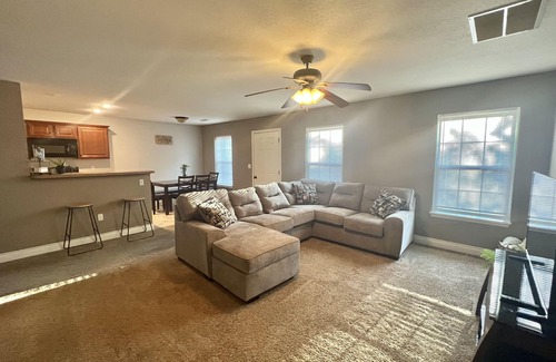 Waynesville House | Unwind, Recharge, Repeat: Your Cozy Retreat Awaits. Only 8 miles from FLW