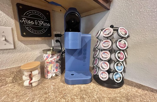 Waynesville House | Unwind, Recharge, Repeat: Your Cozy Retreat Awaits. Only 8 miles from FLW