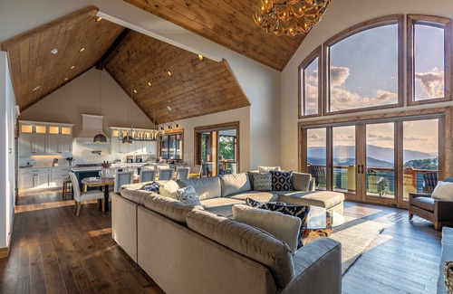 Banner Elk Cabin | Up and Away at Eagles Nest - Luxury home, hot tub, views