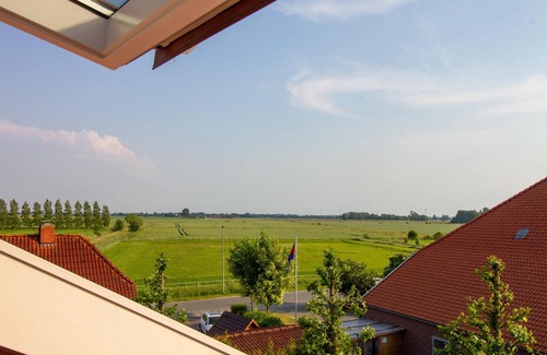 Upleward Apartment | Up Besöök - Rape blossom with infrared sauna