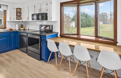 Pickerington House | Updated 1940s Ranch on 9 Acres with Pond