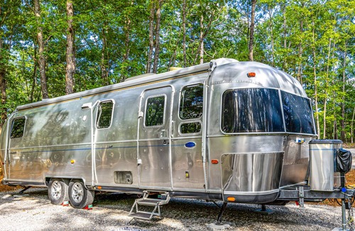 Menlo House | Updated Airstream in secluded location with firepit, full bathroom & kitchenette