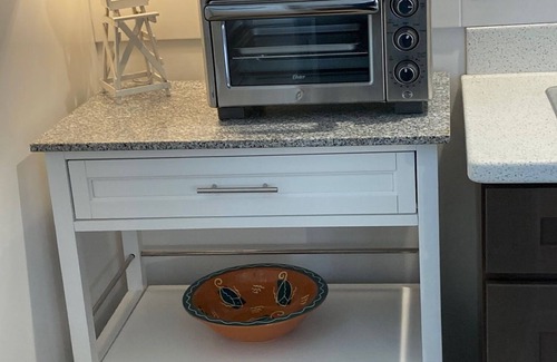 Morehead City House | Updated Guest House in Beaufort Historic District-Walkable to Front Street!