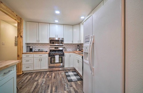 Cedar Bluff House | Updated Knoxville Home w/Media Room + Patio!