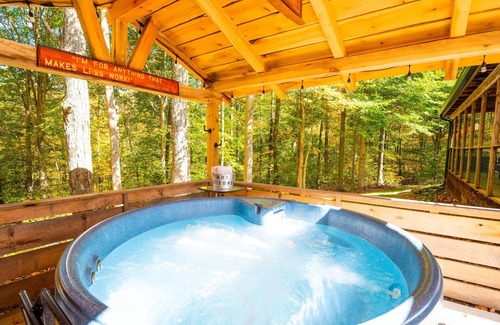 Nashville Cabin | Updated pet friendly, close to Nashville!