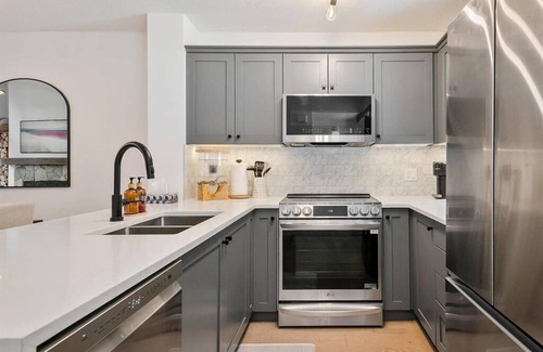 Blackcomb House | Updated Ski In 3-bedroom townhome in Whistler