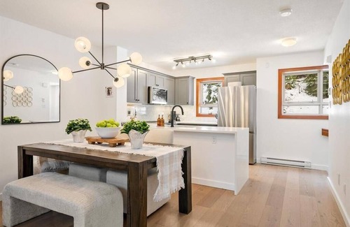 Blackcomb House | Updated Ski In 3-bedroom townhome in Whistler