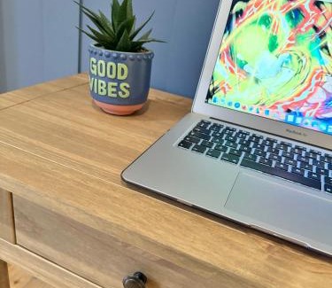 Rastrick House | Upper Quarry Home