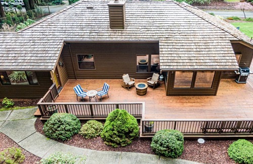 Arcata House | Upscale 3 bdm near Cal Poly, Redwoods, Deck, BBQ
