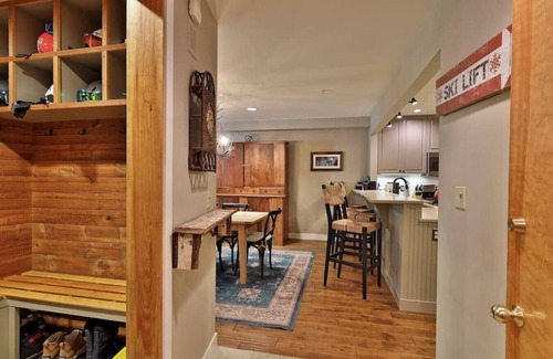 Ludlow House | Upscale condo with modern touches just a ski home for lunch