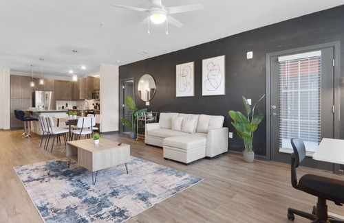 Raleigh Apartment | Upscale King 5 Bed Suite—in North Raleigh!