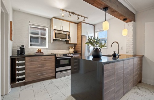 Oakwood Village House | Upscale Toronto Home Near Transit | Office | King Beds | Garden | Backyard Oasis