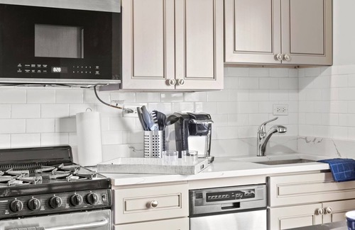 Sheridan Park Apartment | Uptown NEW and MODERN 1BR Wrigleyville area PRIME