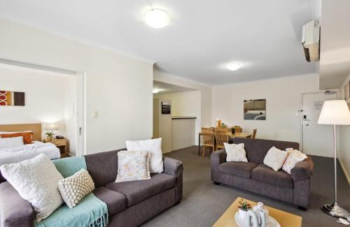 Northbridge Apartment | Urban Apt in the Heart of Northbridge