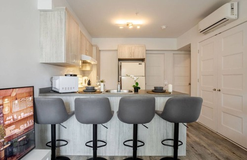 Pointe-Saint-Charles Apartment | Urban Chic 3BR| Griffintown Escape