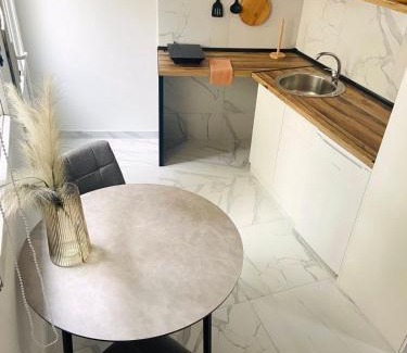 City Center Apartment | Urban Chic Studio