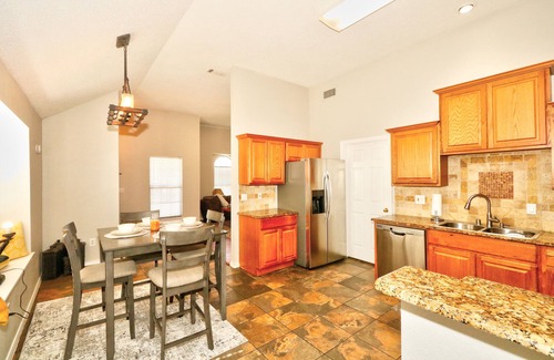 Plano House | 🌿 Urban Comfort in Plano downtown 2BR House with Yard & Exclusive Parking Spots